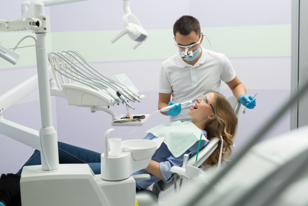 Lupas Dentales: ¿Qué debes considerar a la hora de elegirlas? - Dentaltix